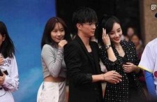 和男朋友一起吃娱乐圈瓜,与男友共享的八卦盛宴